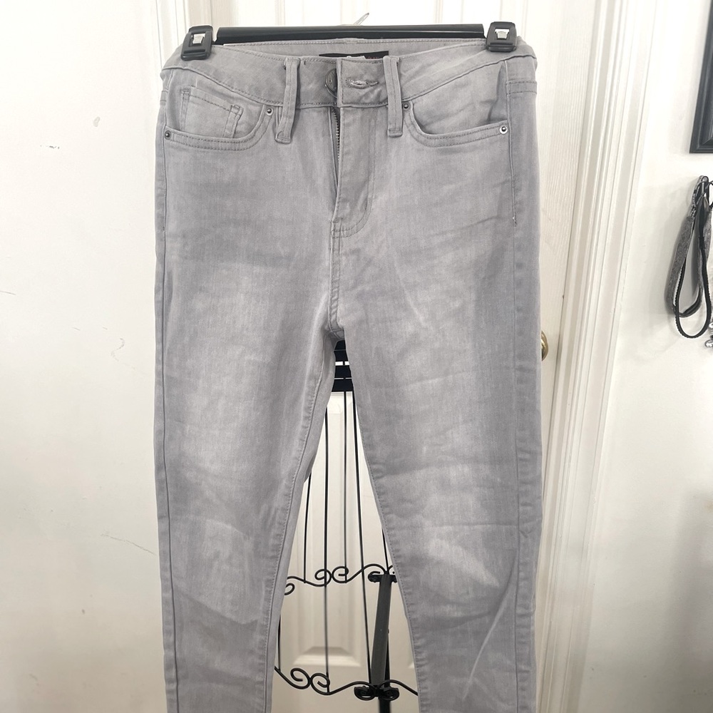 Women’s gray high rise jeans